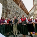 Ovčiarsku omšu sprevádzala spevom domáca folklórna skupina Kýčera. 